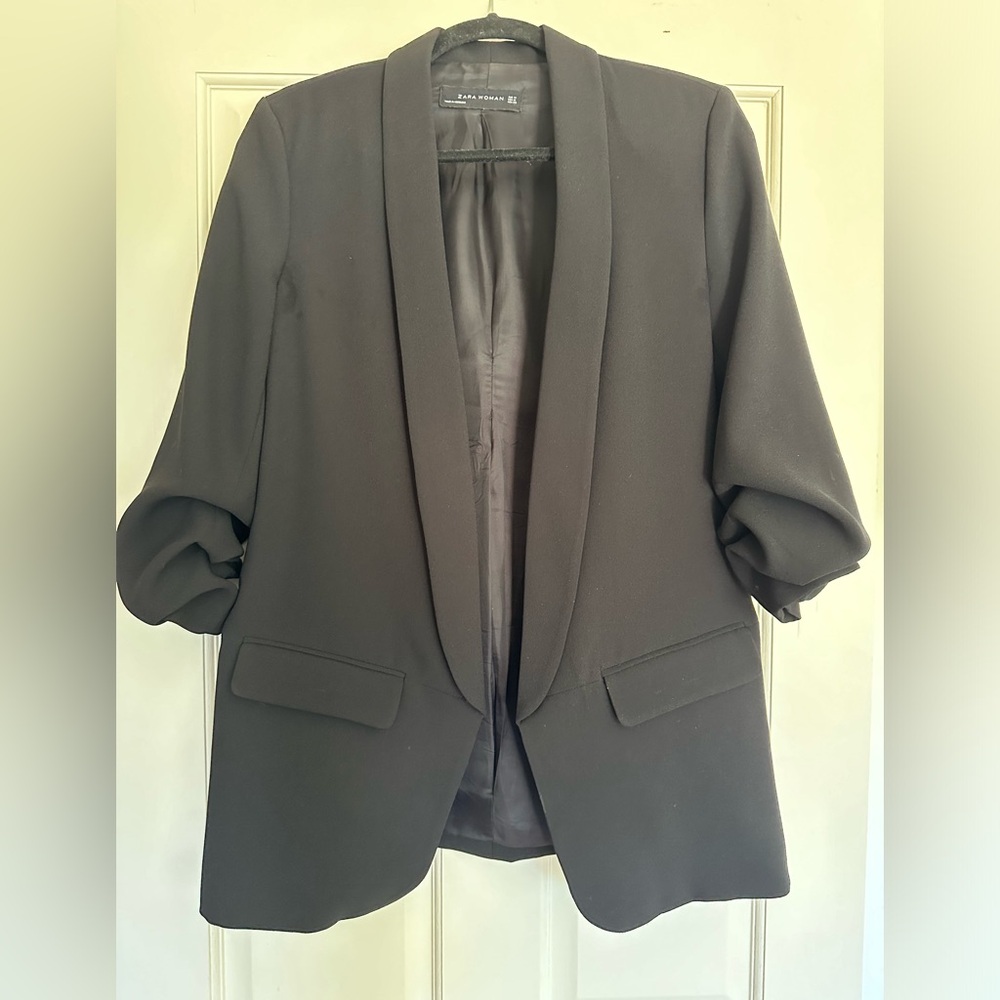 Scrunched sleeve blazer